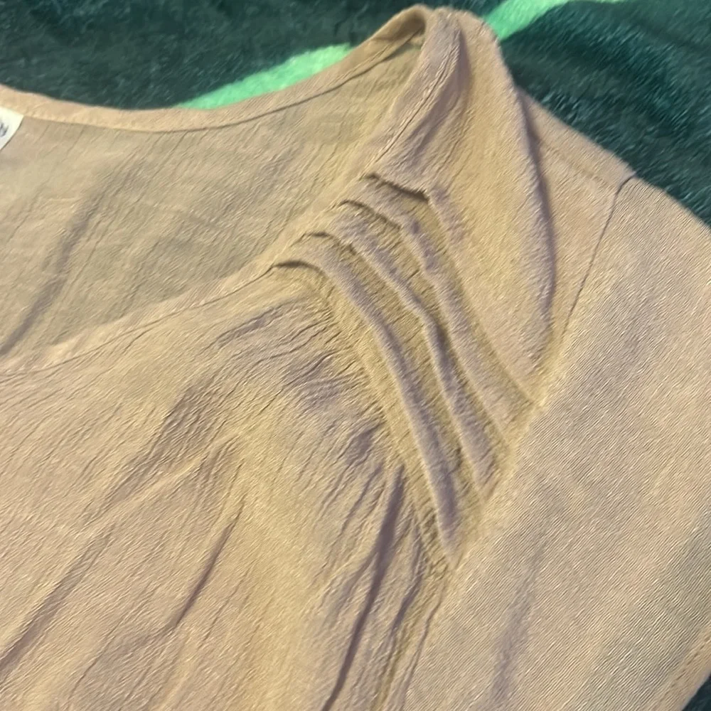 Light taupe short sleeve blouse - Picture 3 of 4
